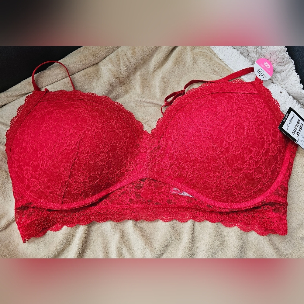 True By Rue Red Lace Push Up Bralette. NWT. Size 42DD.